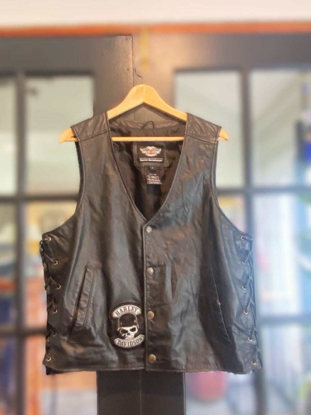 Harley-Davidson Black Leather Motorcycle Vest Skull Patch Lace-Up Sides  Size L